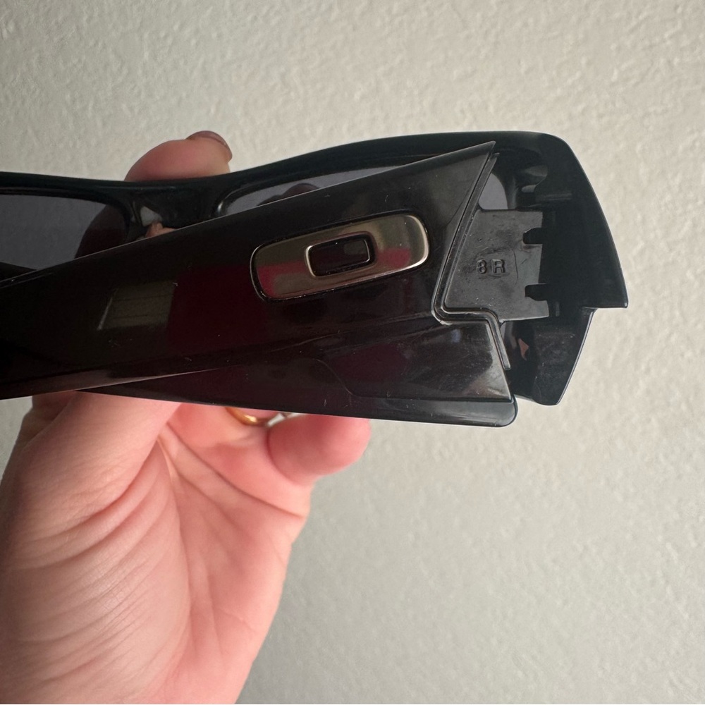 Oakley Gascan Black Silver Sunglasses - Picture 4 of 10